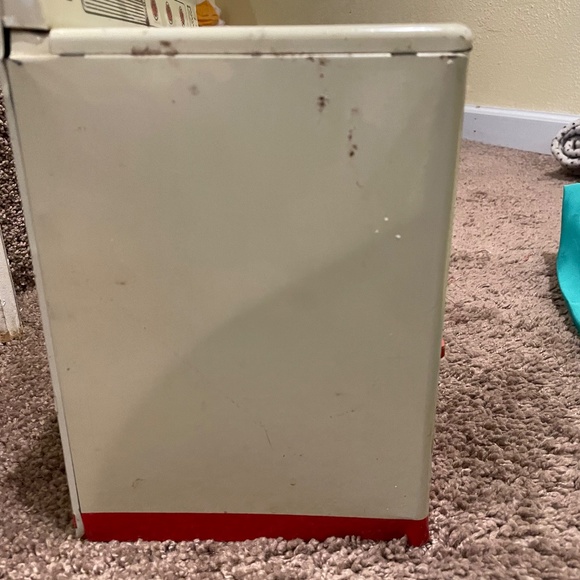 Metal Vintage Mini Toy Stove and Refrigerator - Picture 8 of 8